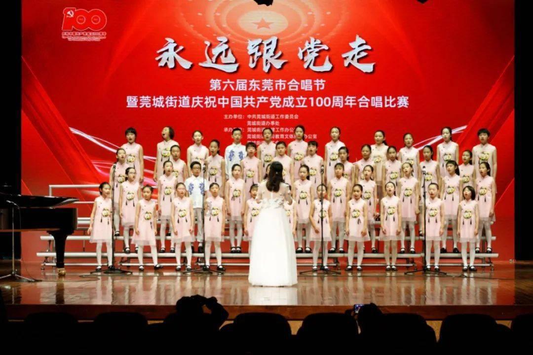 我想网上购物，办什么网银好，具体怎么收费的。